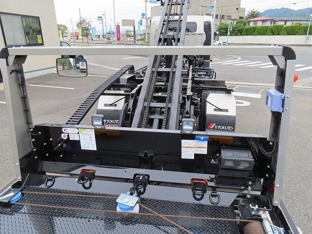 キャンター ３ｔ　ワイド超ロング　セルフローダー　内寸－長５７０／幅２０８／高８・極東・床縞鉄・内フック７対・ラジコン・ウインチ・フラトップ・オートマ車・１７５馬力ターボ（35枚目）