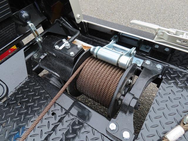 キャンター ３ｔ　ワイド超ロング　セルフローダー　内寸－長５７０／幅２０８／高８・極東・床縞鉄・内フック７対・ラジコン・ウインチ・フラトップ・オートマ車・１７５馬力ターボ（38枚目）