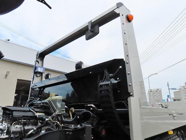 キャンター ３ｔ　ワイド超ロング　セルフローダー　内寸－長５７０／幅２０８／高８・極東・床縞鉄・内フック７対・ラジコン・ウインチ・フラトップ・オートマ車・１７５馬力ターボ（41枚目）