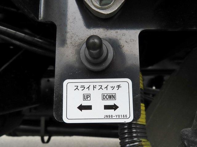 キャンター ３ｔ　ワイド超ロング　セルフローダー　内寸－長５７０／幅２０８／高８・極東・床縞鉄・内フック７対・ラジコン・ウインチ・フラトップ・オートマ車・１７５馬力ターボ（48枚目）