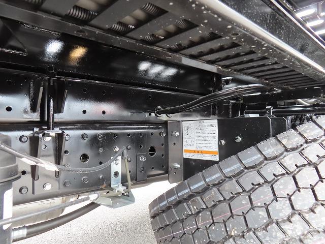 キャンター ３ｔ　ワイド超ロング　セルフローダー　内寸－長５７０／幅２０８／高８・極東・床縞鉄・内フック７対・ラジコン・ウインチ・フラトップ・オートマ車・１７５馬力ターボ（55枚目）