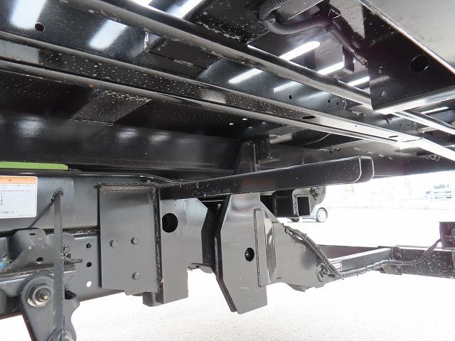 キャンター ３ｔ　ワイド超ロング　セルフローダー　内寸－長５７０／幅２０８／高８・極東・床縞鉄・内フック７対・ラジコン・ウインチ・フラトップ・オートマ車・１７５馬力ターボ（56枚目）