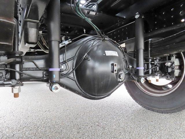 キャンター ３ｔ　ワイド超ロング　セルフローダー　内寸－長５７０／幅２０８／高８・極東・床縞鉄・内フック７対・ラジコン・ウインチ・フラトップ・オートマ車・１７５馬力ターボ（63枚目）