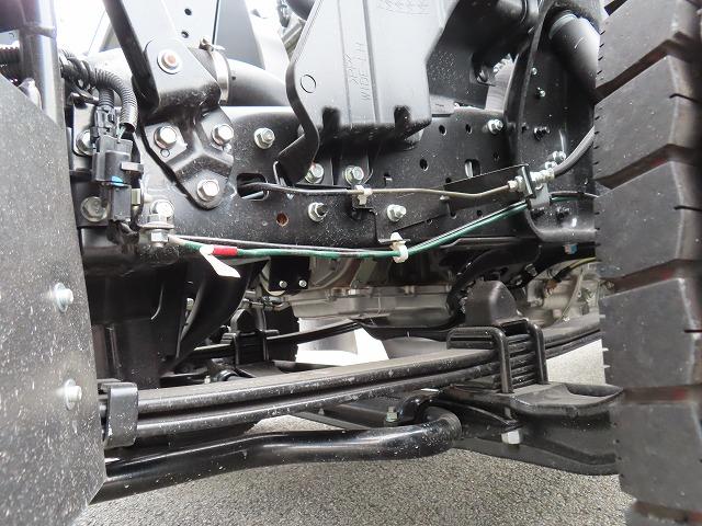 キャンター ３ｔ　ワイド超ロング　セルフローダー　内寸－長５７０／幅２０８／高８・極東・床縞鉄・内フック７対・ラジコン・ウインチ・フラトップ・オートマ車・１７５馬力ターボ（64枚目）