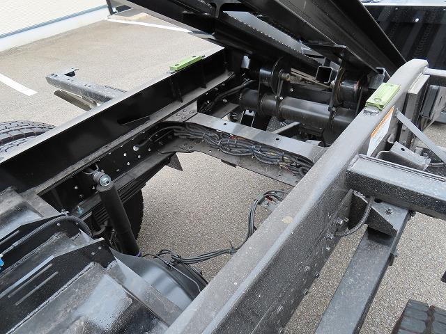 キャンター ３ｔ　ワイド超ロング　セルフローダー　内寸－長５７０／幅２０８／高８・極東・床縞鉄・内フック７対・ラジコン・ウインチ・フラトップ・オートマ車・１７５馬力ターボ（67枚目）