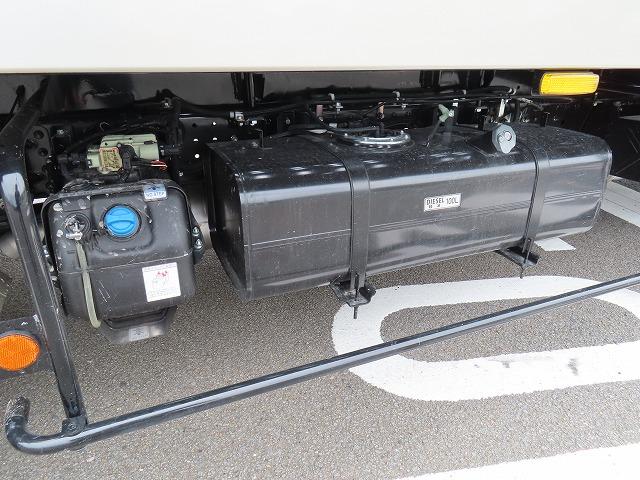 キャンター ３ｔ　ワイド超ロング　セルフローダー　内寸－長５７０／幅２０８／高８・極東・床縞鉄・内フック７対・ラジコン・ウインチ・フラトップ・オートマ車・１７５馬力ターボ（68枚目）