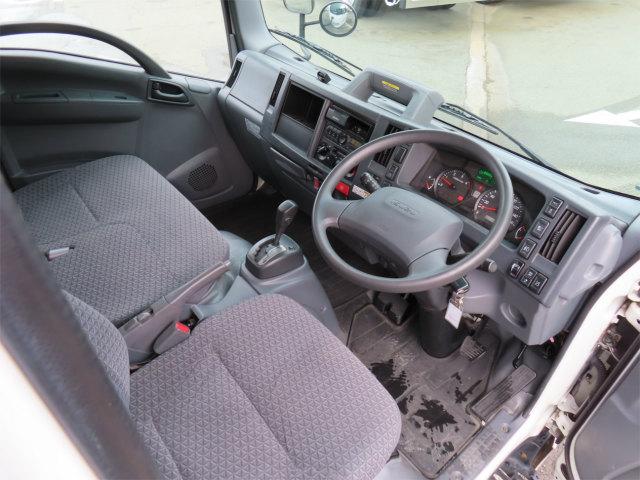 エルフトラック ２ｔ　全低床　ドライバン　パワーゲート　内寸－長３２２／幅１７８／高２０３・新明和・床板・ラッシング２段・リア観音開・垂直パワーゲート・昇降能力６００ｋｇ・門口－幅１７６／高１９８・オートマ車・１５０馬力ターボ・メンテナンスノート無し（3枚目）