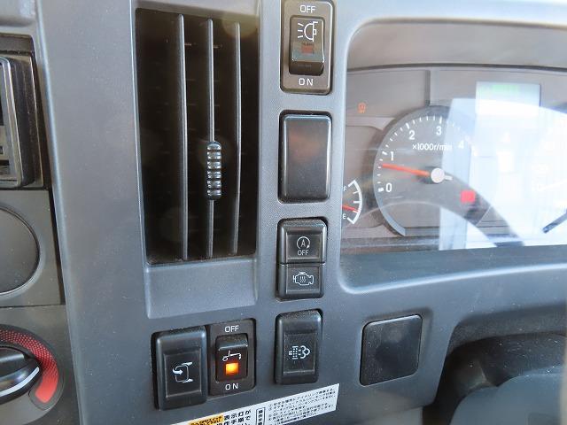 エルフトラック ２ｔ　１０尺　ドライバン　パワーゲート　内寸－長３２２／幅１７８／高２０３・新明和・床板・ラッシング２段・リア観音開・垂直パワーゲート・昇降能力６００ｋｇ・門口－幅１７６／高１９８・オートマ車・１５０馬力ターボ（16枚目）