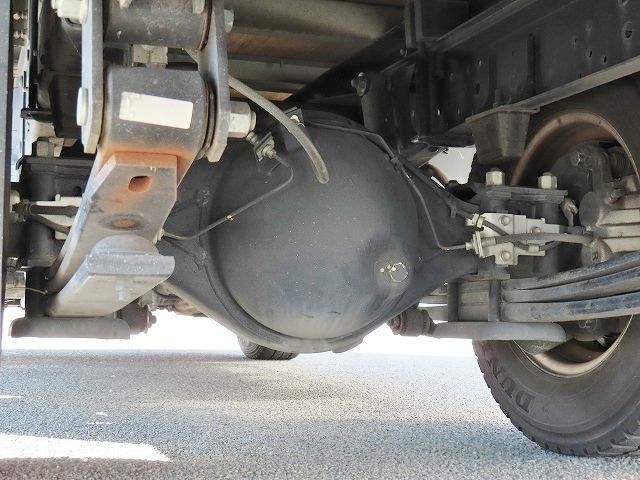 エルフトラック ２ｔ　１０尺　ドライバン　パワーゲート　内寸－長３２２／幅１７８／高２０３・新明和・床板・ラッシング２段・リア観音開・垂直パワーゲート・昇降能力６００ｋｇ・門口－幅１７６／高１９８・オートマ車・１５０馬力ターボ（52枚目）