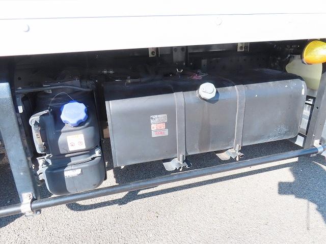 エルフトラック ２ｔ　１０尺　ドライバン　パワーゲート　内寸－長３２２／幅１７８／高２０３・新明和・床板・ラッシング２段・リア観音開・垂直パワーゲート・昇降能力６００ｋｇ・門口－幅１７６／高１９８・オートマ車・１５０馬力ターボ（54枚目）