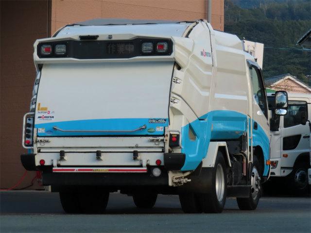 デュトロ ２．５５ｔ　プレスパッカー　モリタ・４．３立米・排出押出し式・連続スイッチ・汚水タンク・１５０馬力ターボ（2枚目）