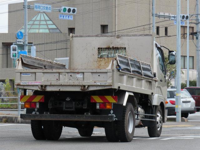 ファイター ３．３５ｔ　ダンプ　内寸－長３４０／幅２０６／高３１・新明和・電動コボレーン・２２０馬力ターボ（2枚目）