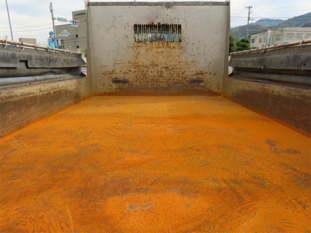 ファイター ３．３５ｔ　ダンプ　内寸－長３４０／幅２０６／高３１・新明和・電動コボレーン・２２０馬力ターボ（4枚目）