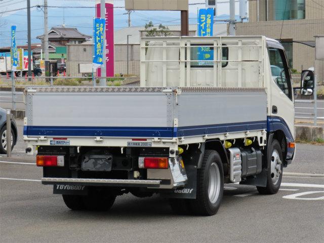 デュトロ ２ｔ　全低床　１０尺　アルミブロック　内寸－長３０９／幅１６０／高５０・床板・内フック３対・アオリ３方開・４ナンバー・１５０馬力ターボ（2枚目）