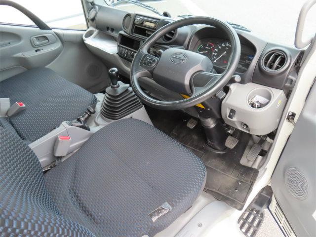 デュトロ ２ｔ　全低床　１０尺　アルミブロック　内寸－長３０９／幅１６０／高５０・床板・内フック３対・アオリ３方開・４ナンバー・１５０馬力ターボ（3枚目）