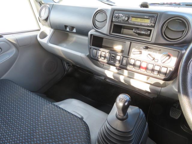 デュトロ ２ｔ　全低床　１０尺　アルミブロック　内寸－長３０９／幅１６０／高５０・床板・内フック３対・アオリ３方開・４ナンバー・１５０馬力ターボ（16枚目）