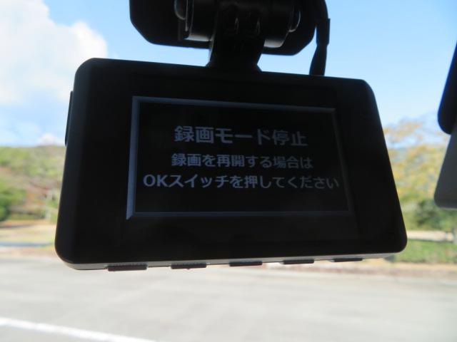 デュトロ ２ｔ　全低床　１０尺　アルミブロック　内寸－長３０９／幅１６０／高５０・床板・内フック３対・アオリ３方開・４ナンバー・１５０馬力ターボ（28枚目）