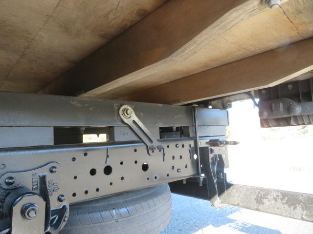 エルフトラック ２．７５ｔ　ワイドロング　Ｗキャブ　床鉄・アオリ３方開・オートマ車・７人乗り・１５０馬力ターボ（38枚目）