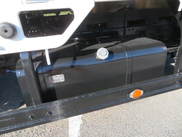エルフトラック ２．７５ｔ　ワイドロング　Ｗキャブ　床鉄・アオリ３方開・オートマ車・７人乗り・１５０馬力ターボ（44枚目）