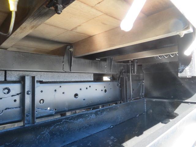 ダイナトラック ２．９５ｔ　ワイド超々ロング　５段ラジコンフックイン　内寸－長４８５／幅２１０／高３８・ユニック・床縞鉄・内フック２対・２．９３ｔ吊り・差違いジャッキ・アオリ３方開・セイコーラック付・１８０馬力ターボ（47枚目）