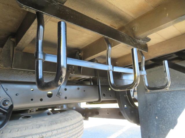 ダイナトラック ２．９５ｔ　ワイド超々ロング　５段ラジコンフックイン　内寸－長４８５／幅２１０／高３８・ユニック・床縞鉄・内フック２対・２．９３ｔ吊り・差違いジャッキ・アオリ３方開・セイコーラック付・１８０馬力ターボ（48枚目）