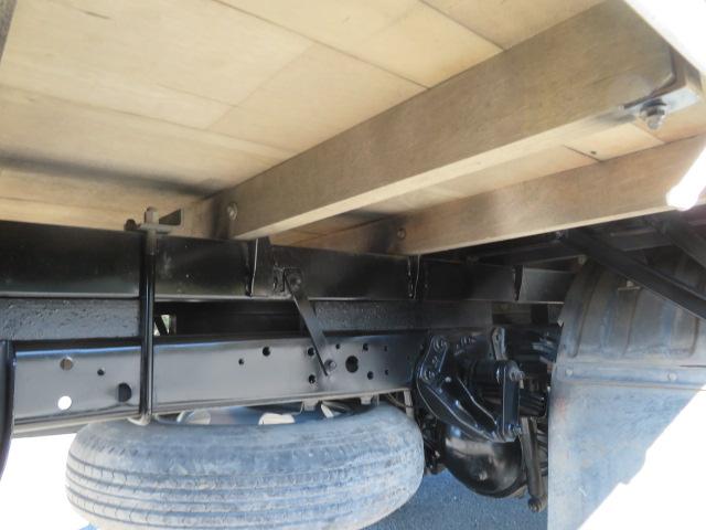 ダイナトラック ２．９５ｔ　ワイド超々ロング　５段ラジコンフックイン　内寸－長４８５／幅２１０／高３８・ユニック・床縞鉄・内フック２対・２．９３ｔ吊り・差違いジャッキ・アオリ３方開・セイコーラック付・１８０馬力ターボ（49枚目）