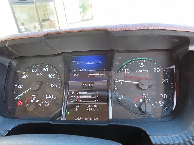 ヒノレンジャー ２．１５ｔ　４段ラジコンフックイン　内寸－長５３０／幅２１６／高３９・ユニック・後方付・床板・２．９３ｔ吊り・ＭＬ（モーメントリミッター）警報型・アオリ３方開・ロープ穴３対・セイコーラック付・２４０馬力ターボ（13枚目）