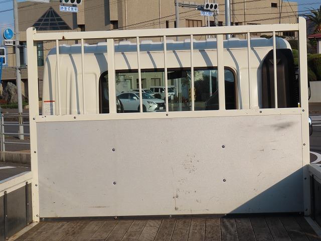 ヒノレンジャー ２．１５ｔ　４段ラジコンフックイン　内寸－長５３０／幅２１６／高３９・ユニック・後方付・床板・２．９３ｔ吊り・ＭＬ（モーメントリミッター）警報型・アオリ３方開・ロープ穴３対・セイコーラック付・２４０馬力ターボ（24枚目）