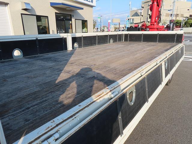 ヒノレンジャー ２．１５ｔ　４段ラジコンフックイン　内寸－長５３０／幅２１６／高３９・ユニック・後方付・床板・２．９３ｔ吊り・ＭＬ（モーメントリミッター）警報型・アオリ３方開・ロープ穴３対・セイコーラック付・２４０馬力ターボ（27枚目）