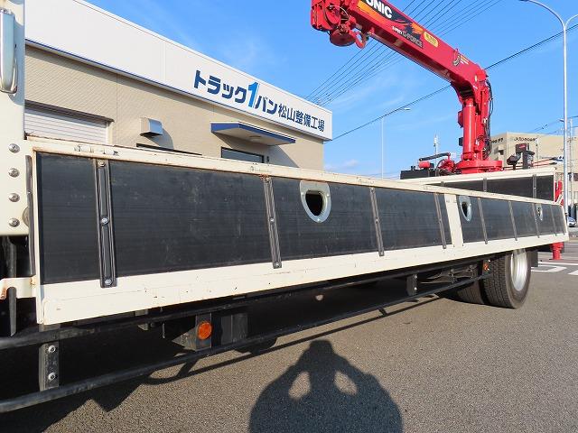 ヒノレンジャー ２．１５ｔ　４段ラジコンフックイン　内寸－長５３０／幅２１６／高３９・ユニック・後方付・床板・２．９３ｔ吊り・ＭＬ（モーメントリミッター）警報型・アオリ３方開・ロープ穴３対・セイコーラック付・２４０馬力ターボ（29枚目）