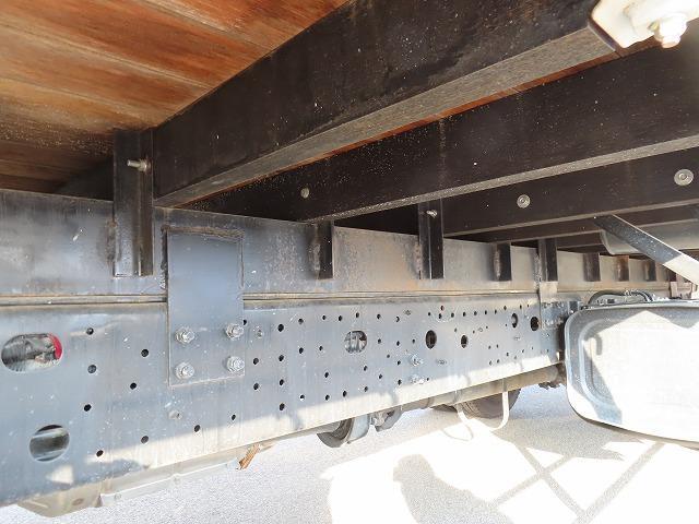 ヒノレンジャー ２．１５ｔ　４段ラジコンフックイン　内寸－長５３０／幅２１６／高３９・ユニック・後方付・床板・２．９３ｔ吊り・ＭＬ（モーメントリミッター）警報型・アオリ３方開・ロープ穴３対・セイコーラック付・２４０馬力ターボ（45枚目）