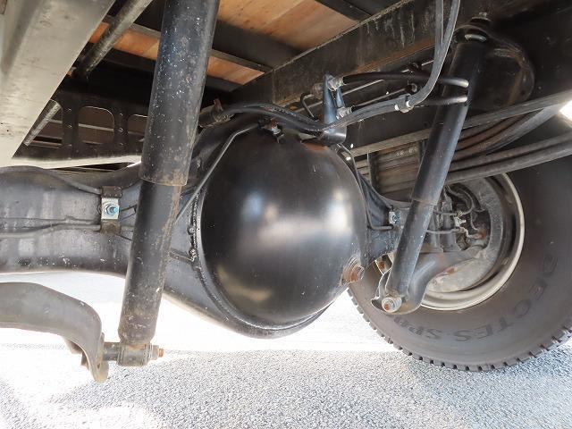 ヒノレンジャー ２．１５ｔ　４段ラジコンフックイン　内寸－長５３０／幅２１６／高３９・ユニック・後方付・床板・２．９３ｔ吊り・ＭＬ（モーメントリミッター）警報型・アオリ３方開・ロープ穴３対・セイコーラック付・２４０馬力ターボ（53枚目）