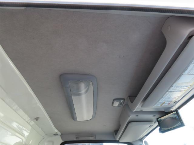 エルフトラック ２ｔ　１０尺ドライバン　内寸－長３１４／幅１７７／高２１１・日本フルハーフ・床板・ラッシング２段・リア観音開・門口－幅１７７／高２０８・オートマ車・１５０馬力ターボ（22枚目）