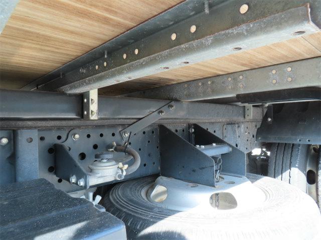 エルフトラック ２ｔ　１０尺ドライバン　内寸－長３１４／幅１７７／高２１１・日本フルハーフ・床板・ラッシング２段・リア観音開・門口－幅１７７／高２０８・オートマ車・１５０馬力ターボ（41枚目）