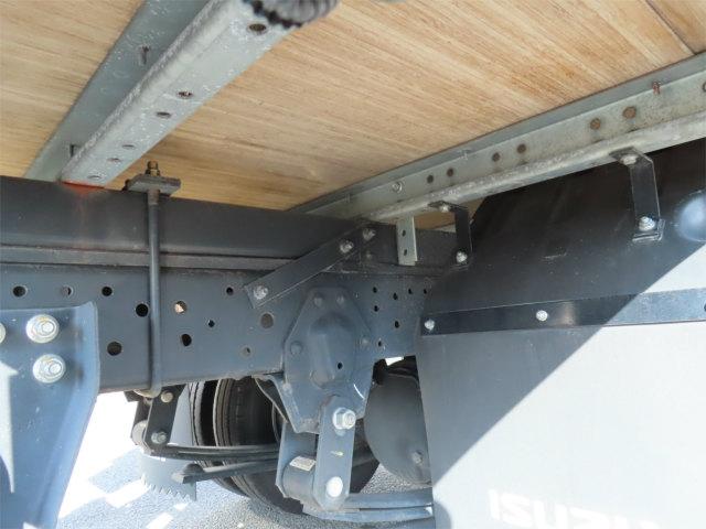 エルフトラック ２ｔ　１０尺ドライバン　内寸－長３１４／幅１７７／高２１１・日本フルハーフ・床板・ラッシング２段・リア観音開・門口－幅１７７／高２０８・オートマ車・１５０馬力ターボ（43枚目）