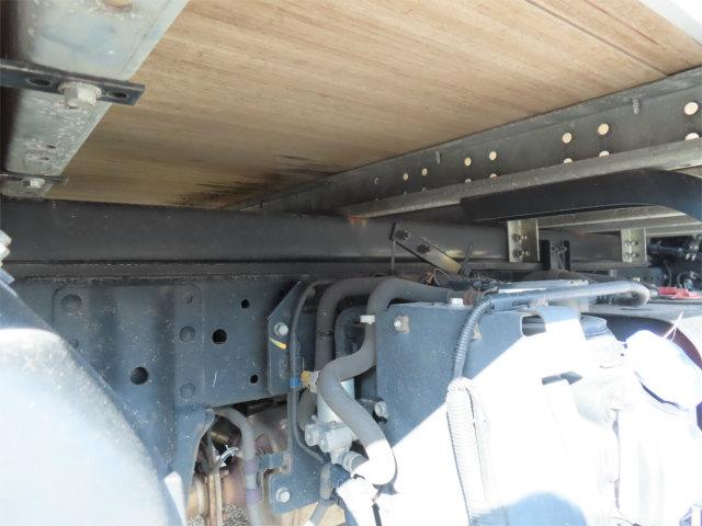 エルフトラック ２ｔ　１０尺ドライバン　内寸－長３１４／幅１７７／高２１１・日本フルハーフ・床板・ラッシング２段・リア観音開・門口－幅１７７／高２０８・オートマ車・１５０馬力ターボ（44枚目）