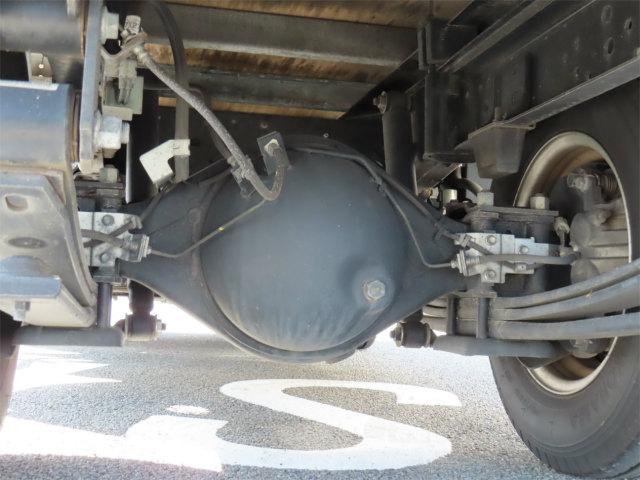 エルフトラック ２ｔ　１０尺ドライバン　内寸－長３１４／幅１７７／高２１１・日本フルハーフ・床板・ラッシング２段・リア観音開・門口－幅１７７／高２０８・オートマ車・１５０馬力ターボ（48枚目）