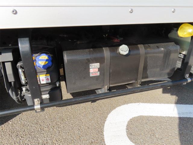 エルフトラック ２ｔ　１０尺ドライバン　内寸－長３１４／幅１７７／高２１１・日本フルハーフ・床板・ラッシング２段・リア観音開・門口－幅１７７／高２０８・オートマ車・１５０馬力ターボ（50枚目）