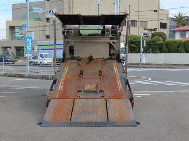 フォワード ６．８ｔ　増トン　２台積キャリアカー　内寸－長６２０／幅２１３・日新工業・床縞鉄・内フック２対・ラジコン・ウインチ・自動歩み・リアエアサス・２４０馬力ターボ（8枚目）