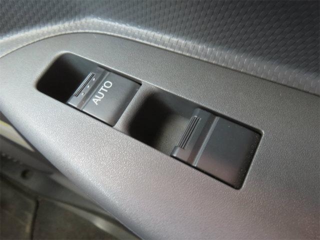 フォワード ６．８ｔ　増トン　２台積キャリアカー　内寸－長６２０／幅２１３・日新工業・床縞鉄・内フック２対・ラジコン・ウインチ・自動歩み・リアエアサス・２４０馬力ターボ（23枚目）