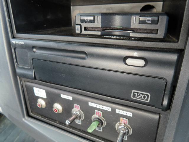 フォワード ６．８ｔ　増トン　２台積キャリアカー　内寸－長６２０／幅２１３・日新工業・床縞鉄・内フック２対・ラジコン・ウインチ・自動歩み・リアエアサス・２４０馬力ターボ（25枚目）