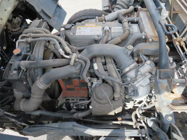 フォワード ６．８ｔ　増トン　２台積キャリアカー　内寸－長６２０／幅２１３・日新工業・床縞鉄・内フック２対・ラジコン・ウインチ・自動歩み・リアエアサス・２４０馬力ターボ（44枚目）