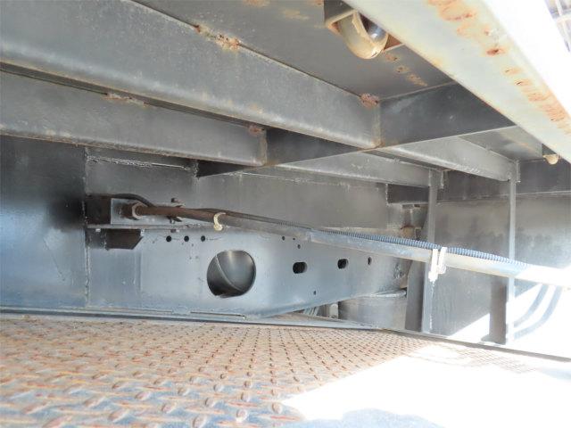 フォワード ６．８ｔ　増トン　２台積キャリアカー　内寸－長６２０／幅２１３・日新工業・床縞鉄・内フック２対・ラジコン・ウインチ・自動歩み・リアエアサス・２４０馬力ターボ（49枚目）