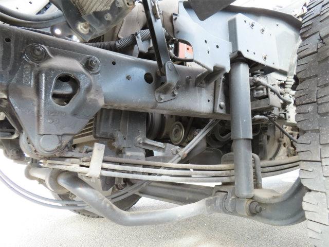 フォワード ６．８ｔ　増トン　２台積キャリアカー　内寸－長６２０／幅２１３・日新工業・床縞鉄・内フック２対・ラジコン・ウインチ・自動歩み・リアエアサス・２４０馬力ターボ（59枚目）