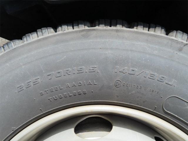 フォワード ６．８ｔ　増トン　２台積キャリアカー　内寸－長６２０／幅２１３・日新工業・床縞鉄・内フック２対・ラジコン・ウインチ・自動歩み・リアエアサス・２４０馬力ターボ（62枚目）