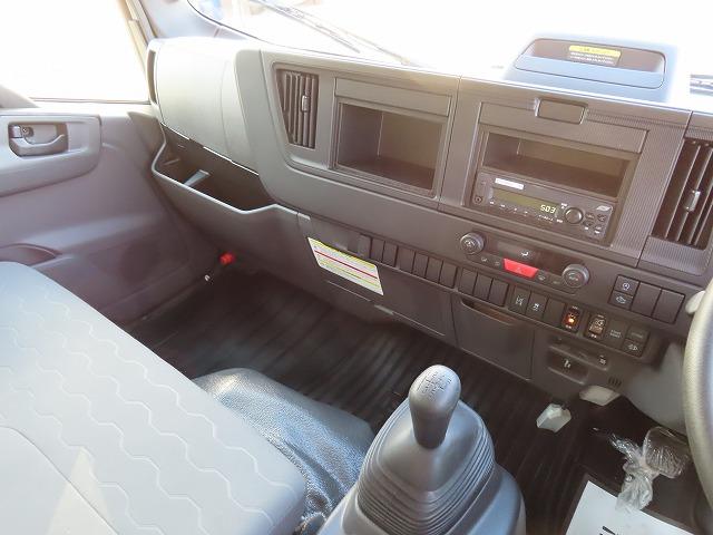 エルフトラック ３ｔ　ワイド超ロング　ドライバンパワーゲート　内寸－長５０６／幅２０８／高２１７・日本フルハーフ・床板・ラッシング２段・パワーゲート扉・跳ね上げパワーゲート・昇降能力１０００Ｋｇ・門口－幅２０５／高２１０・１５０馬力ターボ（16枚目）