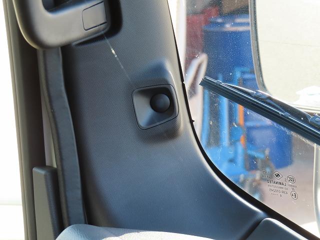 エルフトラック ３ｔ　ワイド超ロング　ドライバンパワーゲート　内寸－長５０６／幅２０８／高２１７・日本フルハーフ・床板・ラッシング２段・パワーゲート扉・跳ね上げパワーゲート・昇降能力１０００Ｋｇ・門口－幅２０５／高２１０・１５０馬力ターボ（27枚目）