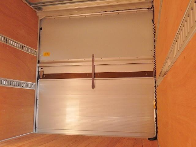 エルフトラック ３ｔ　ワイド超ロング　ドライバンパワーゲート　内寸－長５０６／幅２０８／高２１７・日本フルハーフ・床板・ラッシング２段・パワーゲート扉・跳ね上げパワーゲート・昇降能力１０００Ｋｇ・門口－幅２０５／高２１０・１５０馬力ターボ（36枚目）