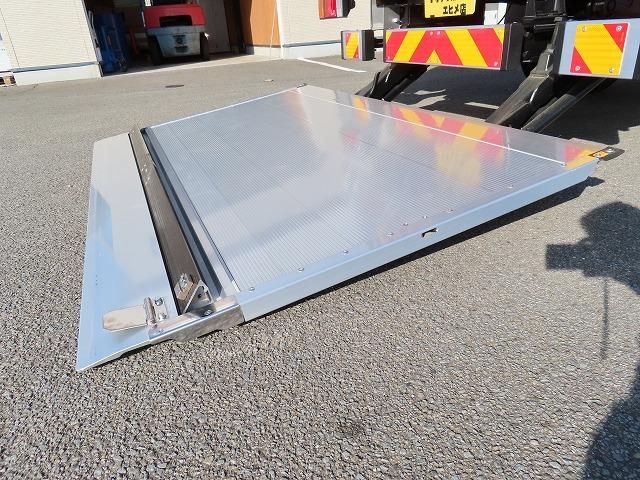 エルフトラック ３ｔ　ワイド超ロング　ドライバンパワーゲート　内寸－長５０６／幅２０８／高２１７・日本フルハーフ・床板・ラッシング２段・パワーゲート扉・跳ね上げパワーゲート・昇降能力１０００Ｋｇ・門口－幅２０５／高２１０・１５０馬力ターボ（43枚目）