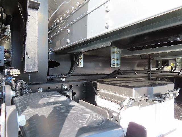 エルフトラック ３ｔ　ワイド超ロング　ドライバンパワーゲート　内寸－長５０６／幅２０８／高２１７・日本フルハーフ・床板・ラッシング２段・パワーゲート扉・跳ね上げパワーゲート・昇降能力１０００Ｋｇ・門口－幅２０５／高２１０・１５０馬力ターボ（59枚目）